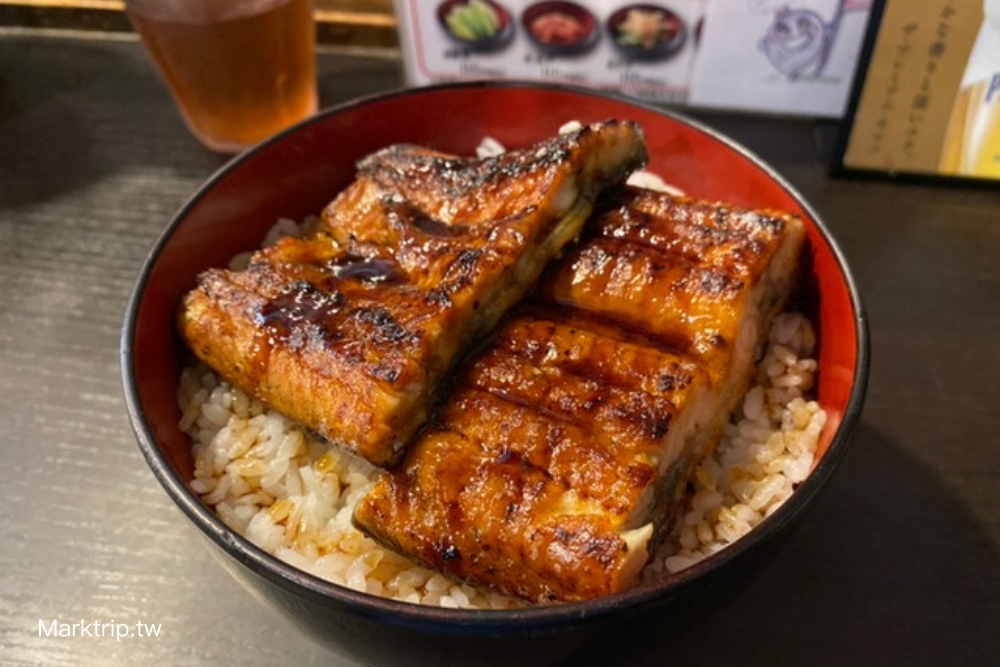 名代宇奈とと平價鰻魚丼餐點近拍