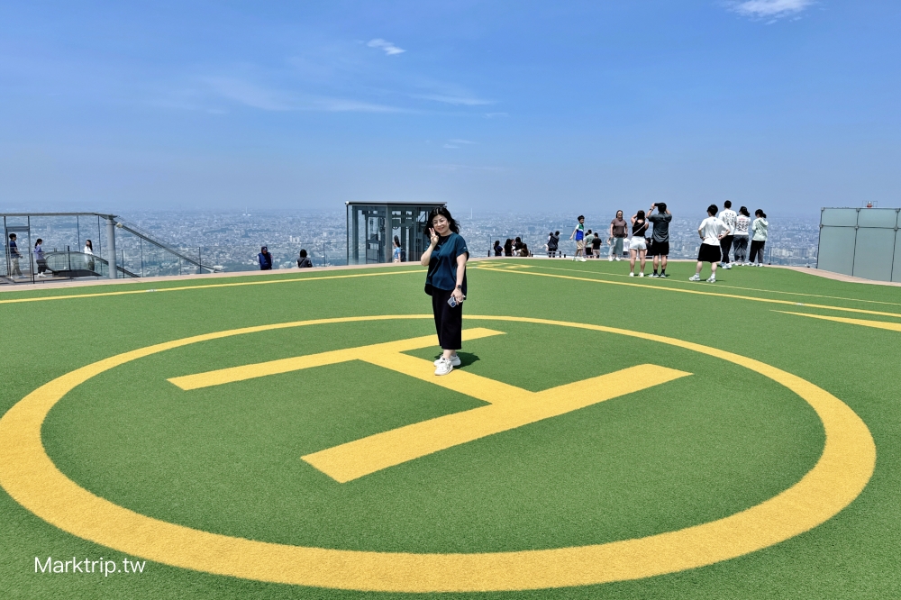 SHIBUYA SKY頂樓草皮直升機停機坪,結合城市風景與休憩空間的拍照熱點