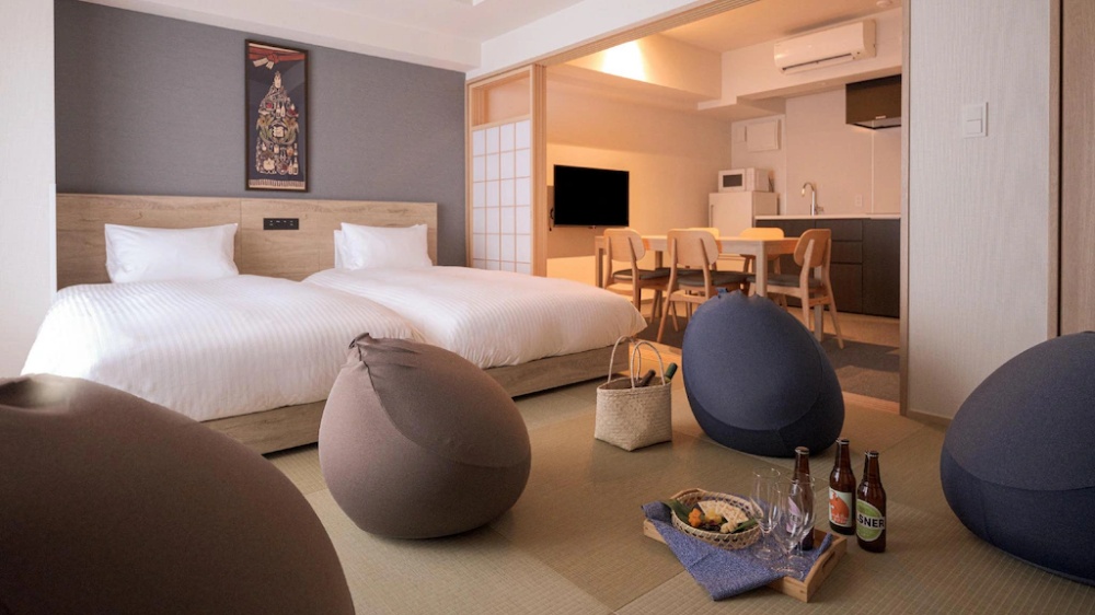 MIMARU大阪 心齋橋EAST，榻榻米、小廚房、客廳區都分開