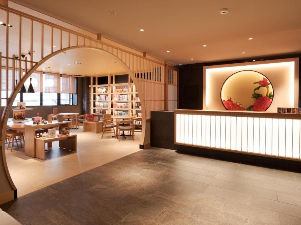 MIMARU大阪 難波STATION的前台和遊戲區